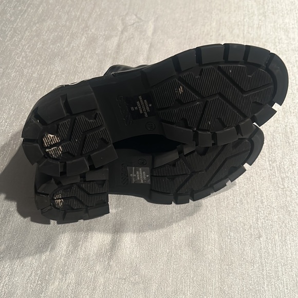 Guess Women’s Leather Ankle Moto Combat Boot w/ Chunky Heel Size 7 Like new - Picture 14 of 15